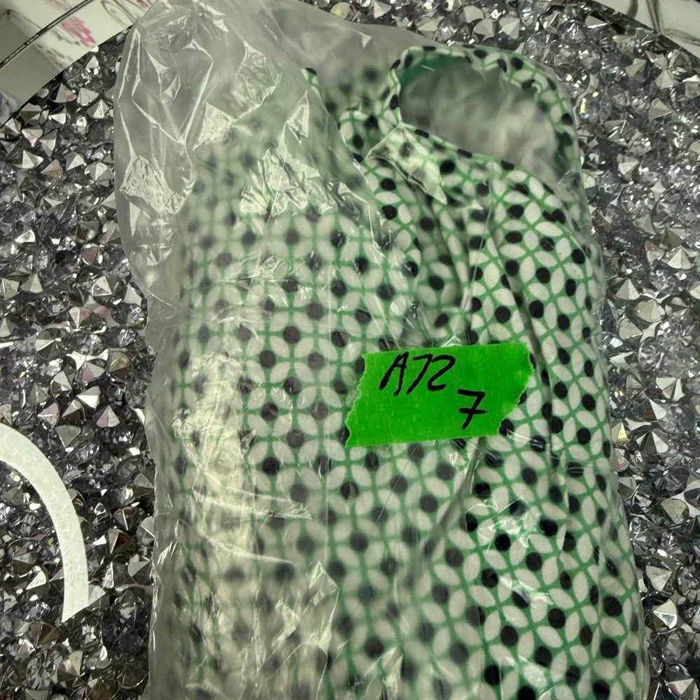 Jones New York T-shirt geometry style dotted Green Geometric Short Sleeve Top - Picture 10 of 10